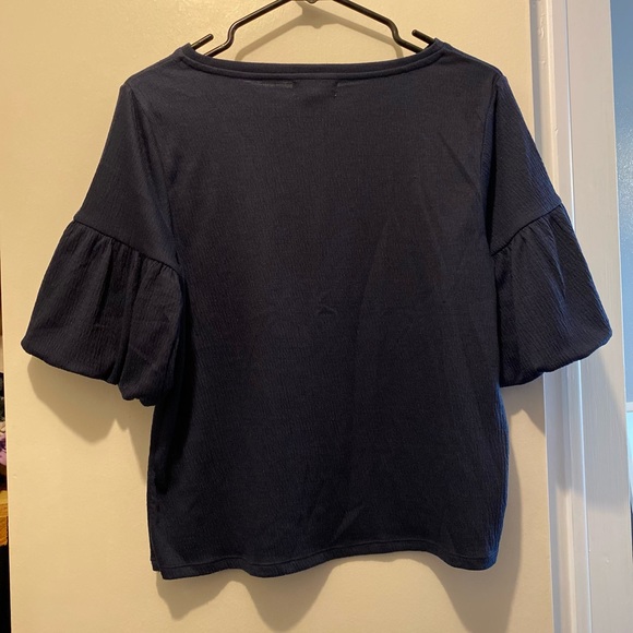 Navy Flowy Top Size Small - Picture 3 of 7
